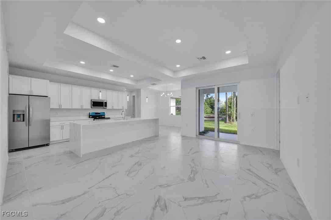 2505 48th St Sw - Photo 2 of 18