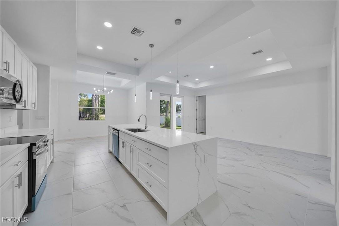 2505 48th St Sw - Photo 3 of 18