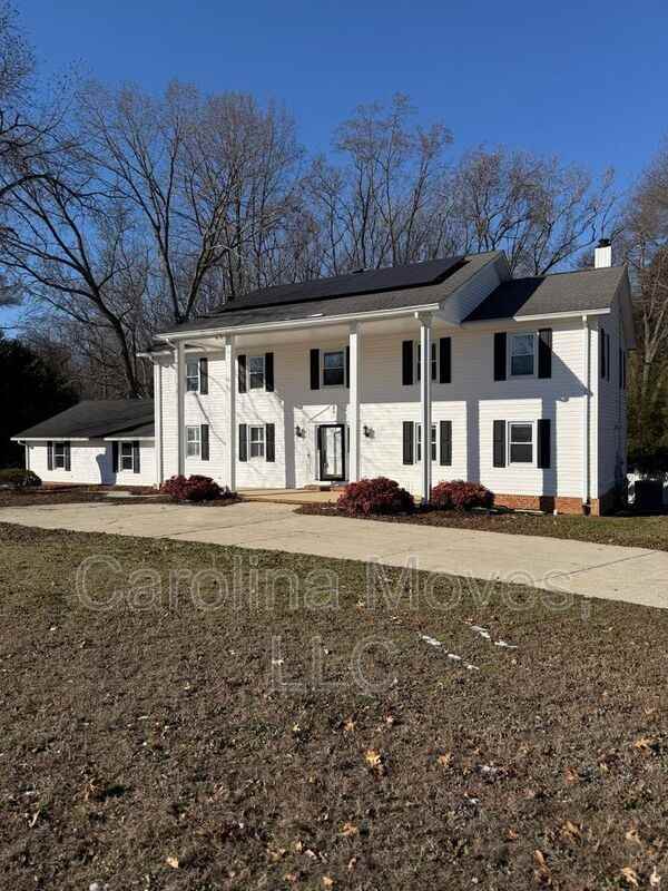 121 Chipwood Ln - Photo 3 of 33