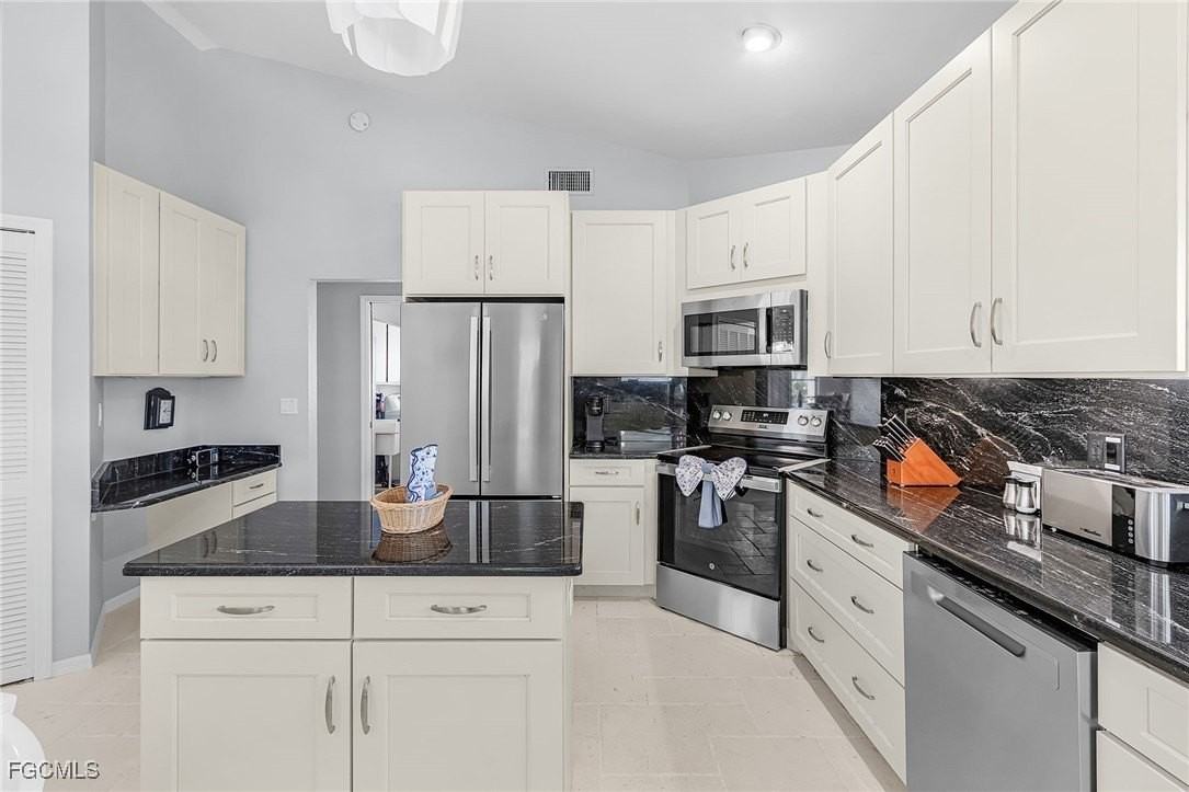 5019 Skyline Blvd - Photo 7 of 21