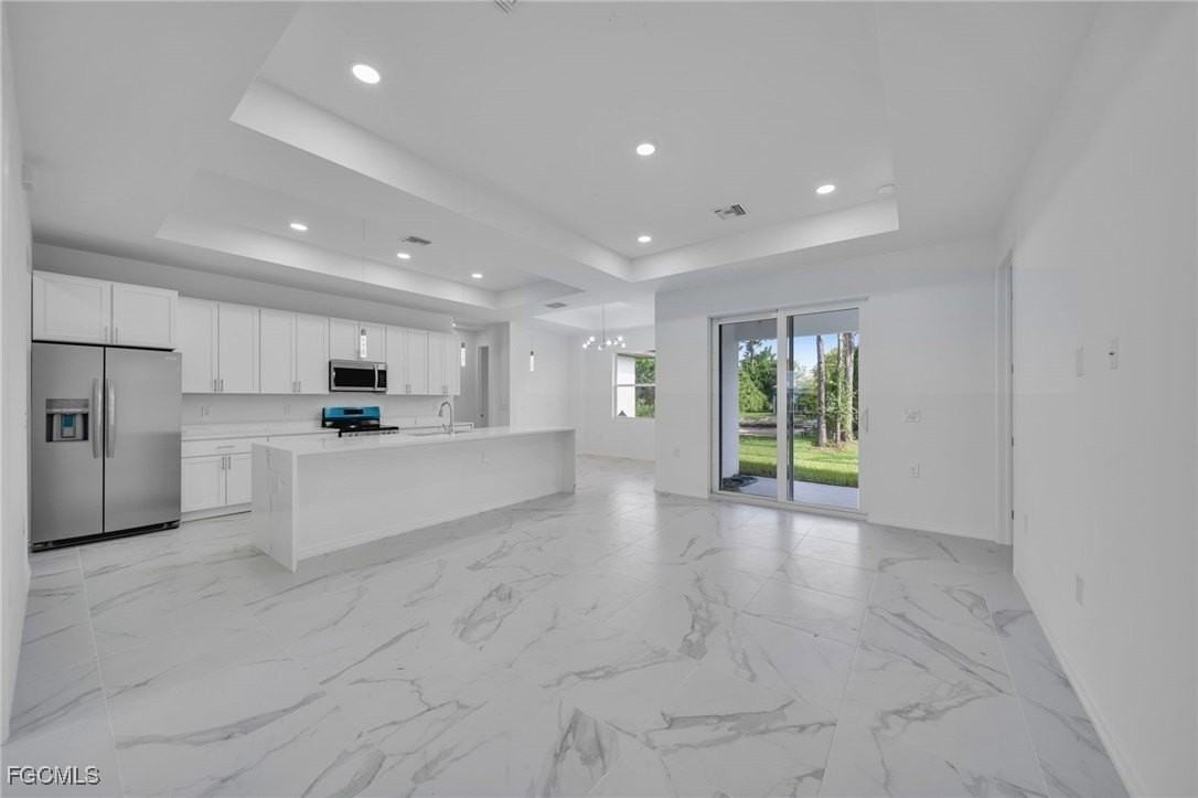 312 Harrison Dr - Photo 4 of 18