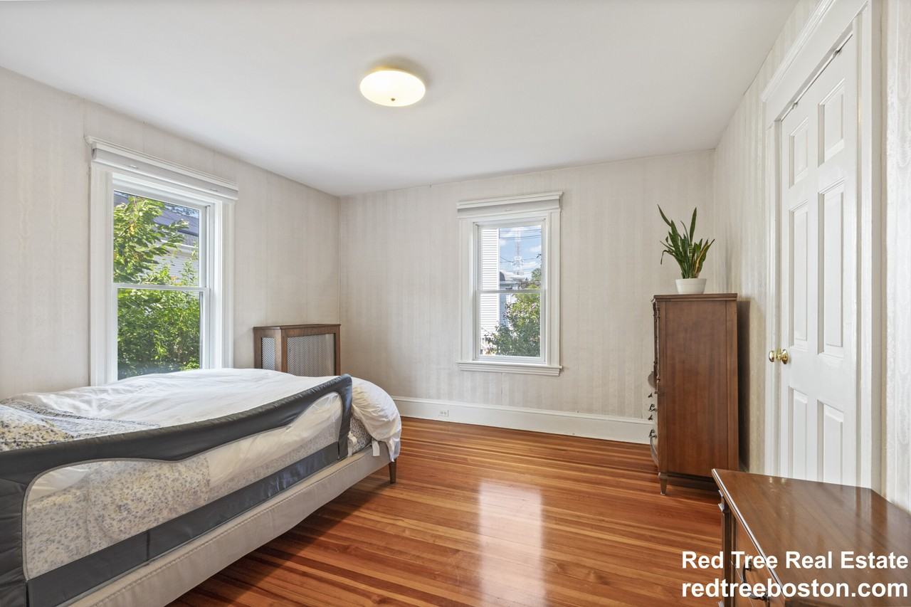 17 Gilbert St #1 - Photo 3 of 13