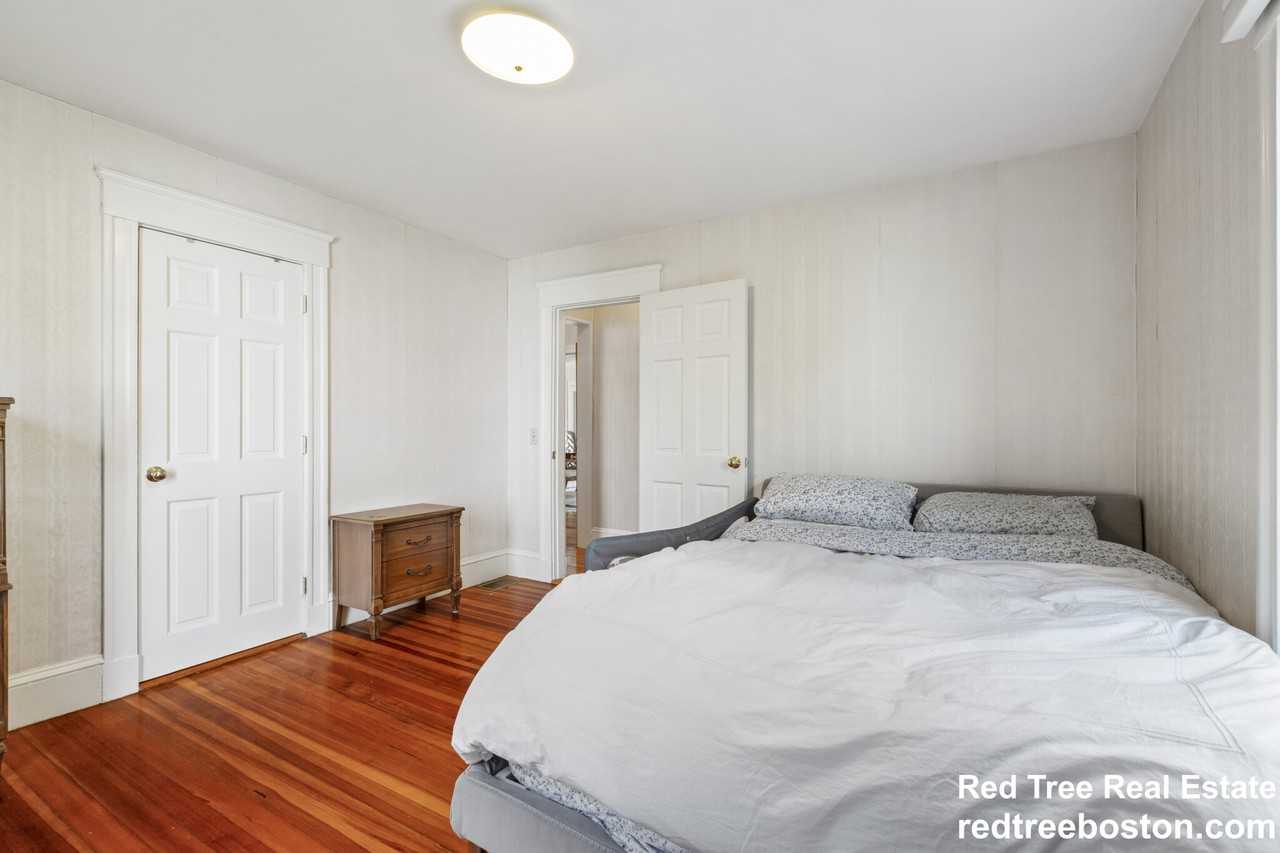 17 Gilbert St #1 - Photo 4 of 13