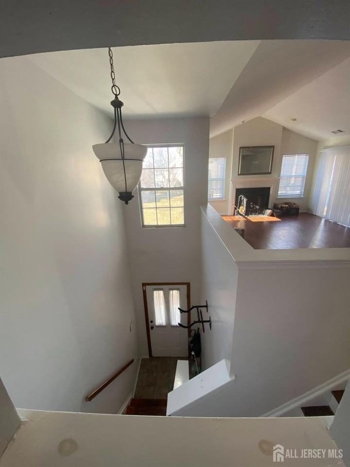 333 Bowler Ct - Photo 4 of 13