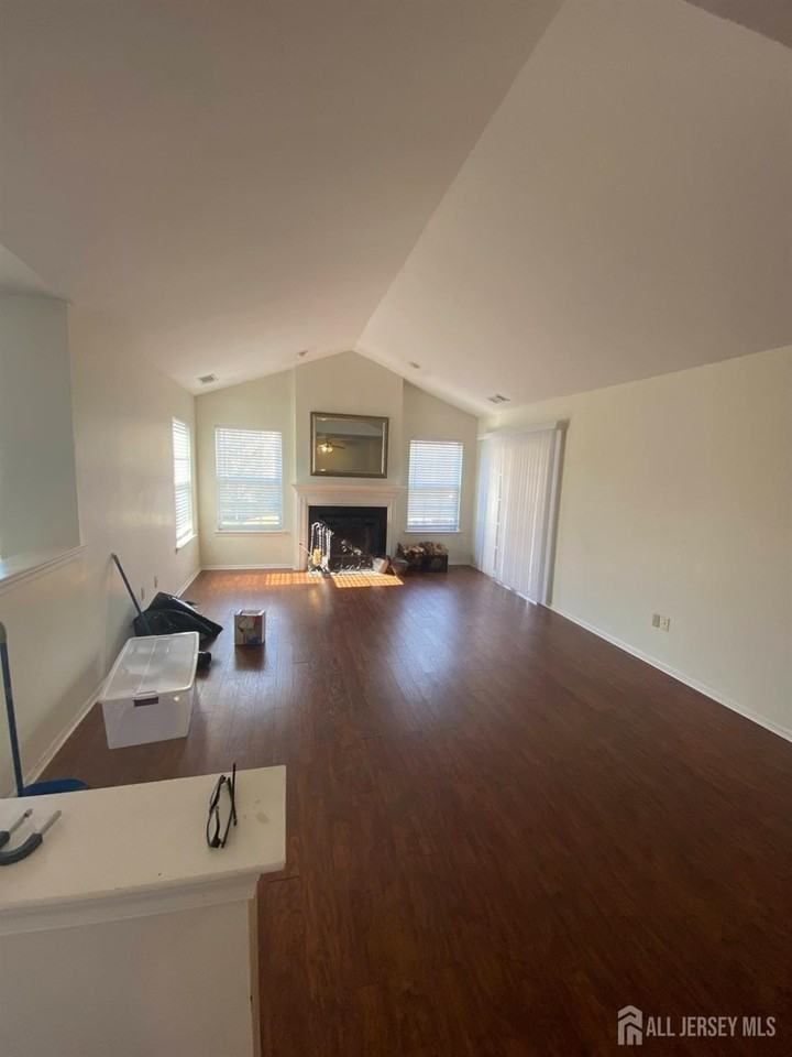 333 Bowler Ct - Photo 6 of 13