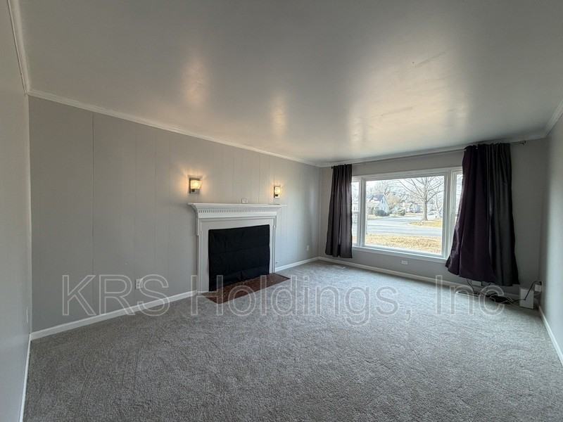 300 Hampton Roads Ave - Photo 2 of 15