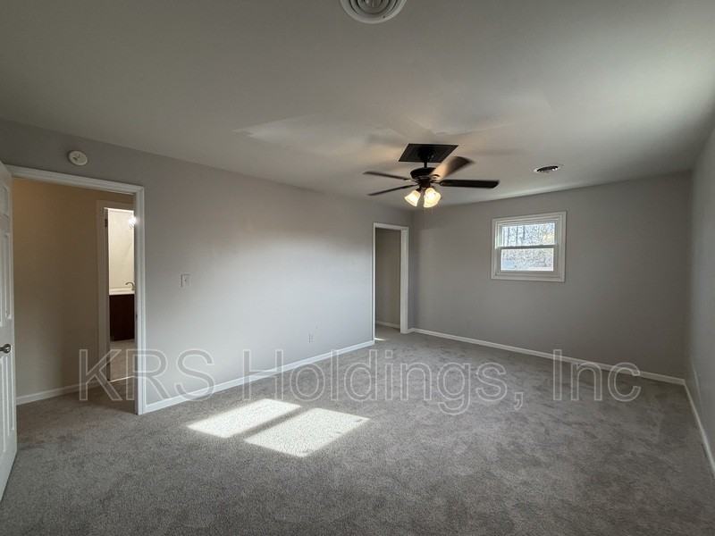 300 Hampton Roads Ave - Photo 5 of 15