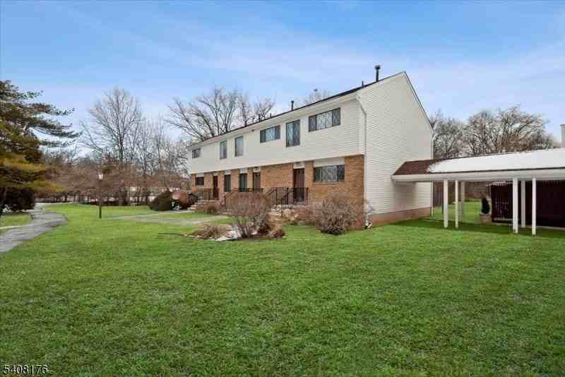 911 Merritt Dr #B2 - Photo 2 of 28