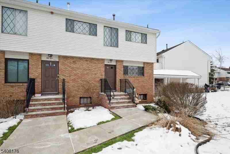 911 Merritt Dr #B2 - Photo 3 of 28