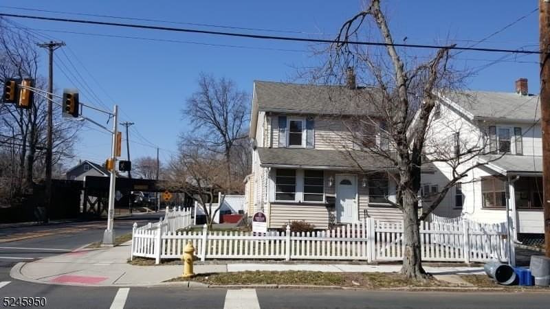 204 Spruce St - Photo 4 of 24