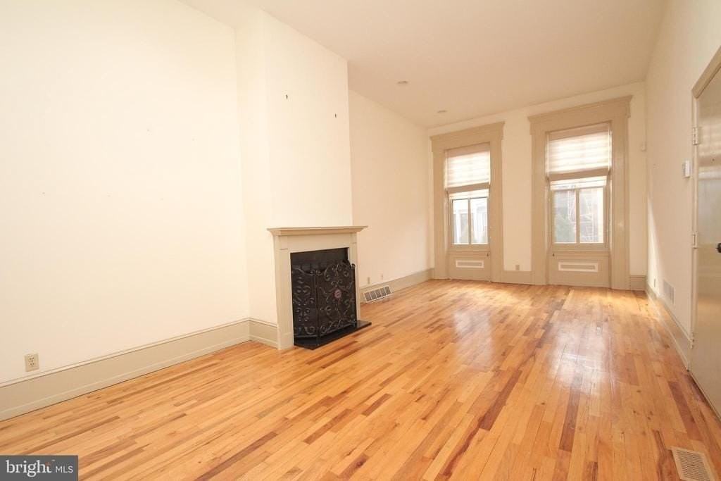 1513 Green St #A - Photo 4 of 21