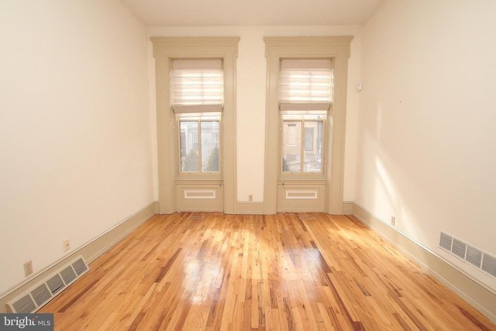 1513 Green St #A - Photo 5 of 21