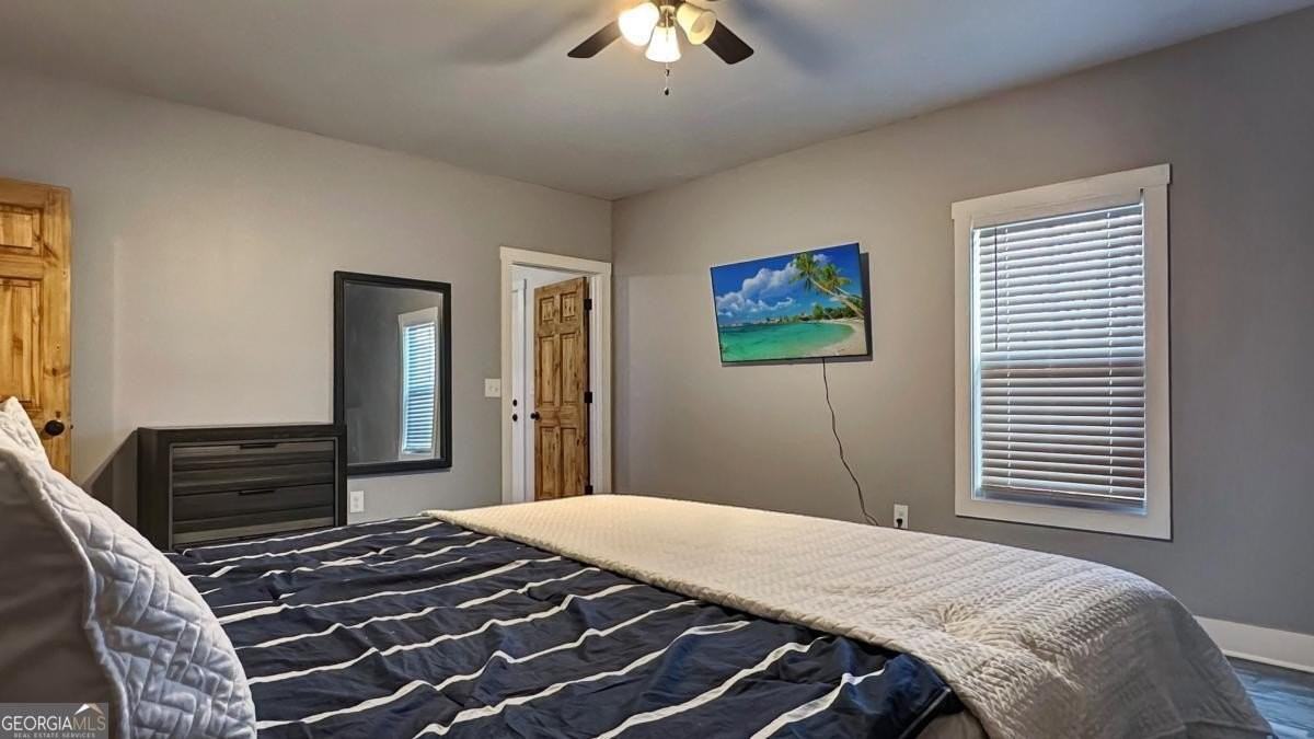 374 Prince Dr - Photo 5 of 50