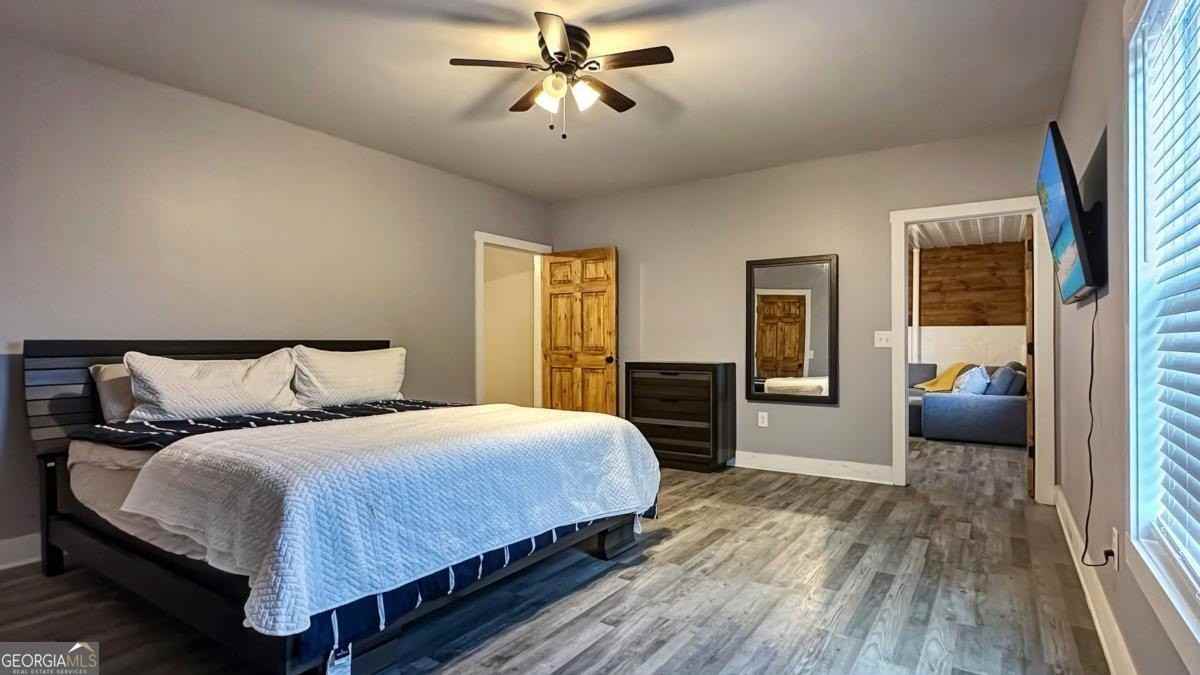 374 Prince Dr - Photo 6 of 50