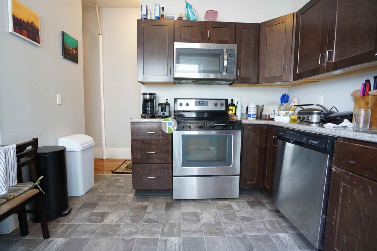 172 Bigelow St #1 - Photo 6 of 22