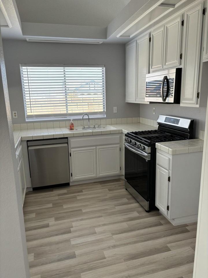 4361 Silverado Ct - Photo 5 of 26