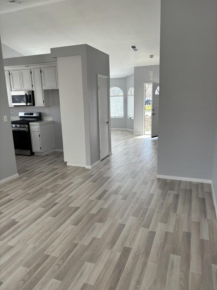 4361 Silverado Ct - Photo 6 of 26