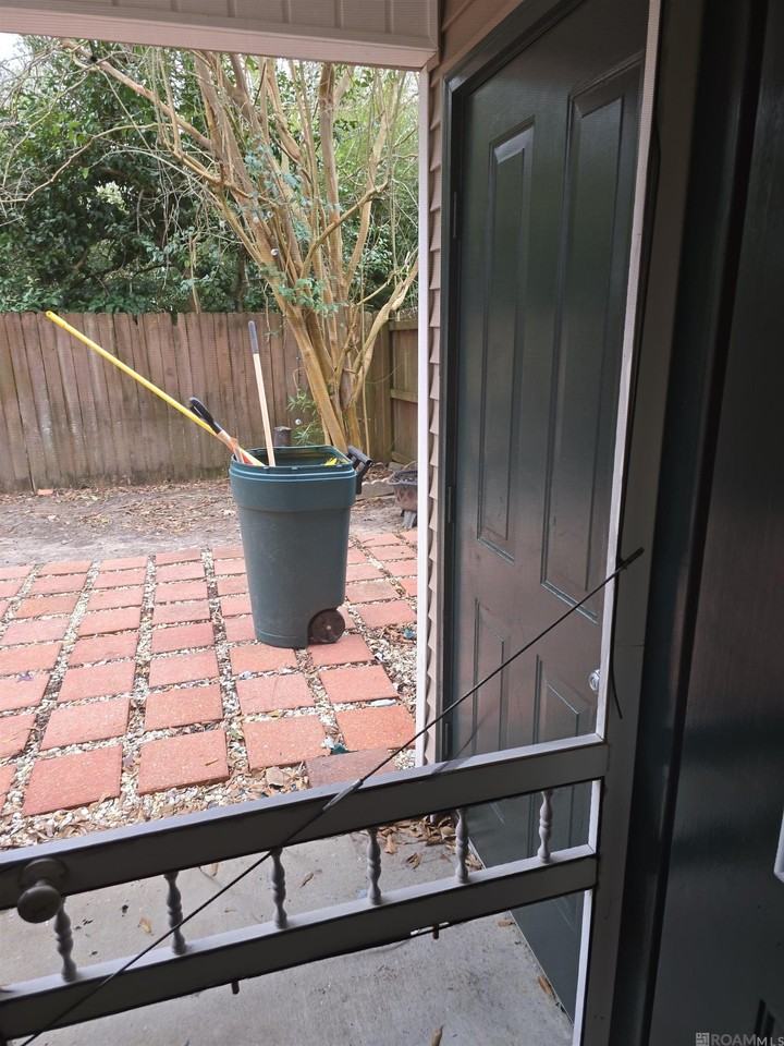 2173 Plantation Ln - Photo 4 of 13