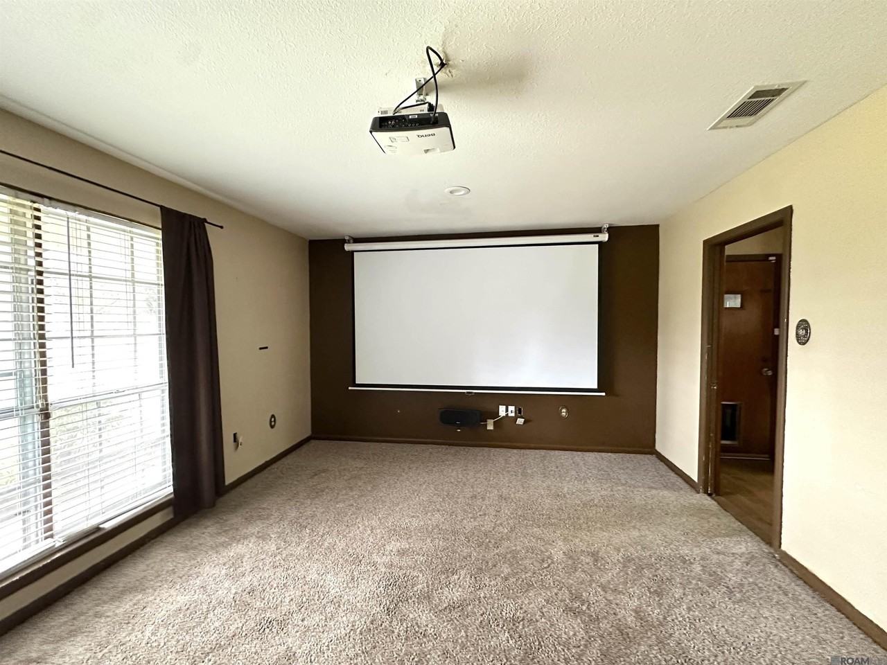 12037 Goodwood Blvd - Photo 2 of 21