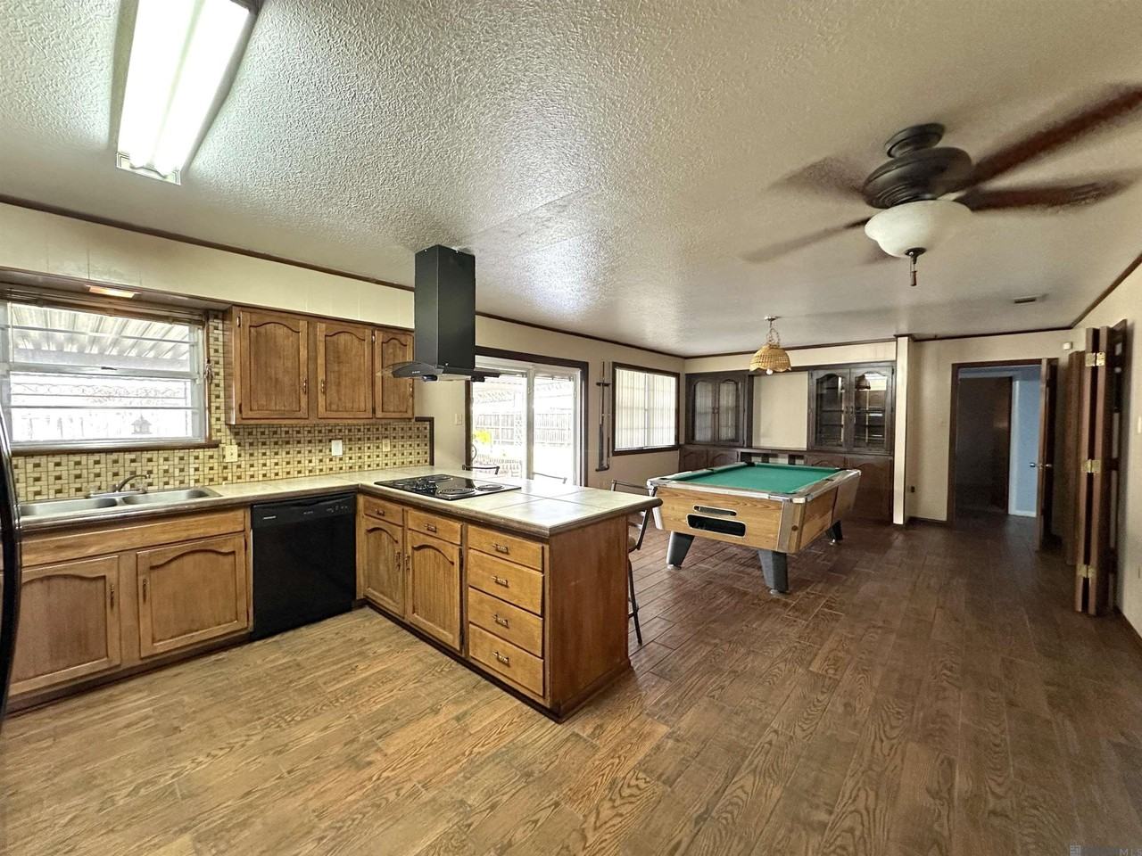 12037 Goodwood Blvd - Photo 4 of 21