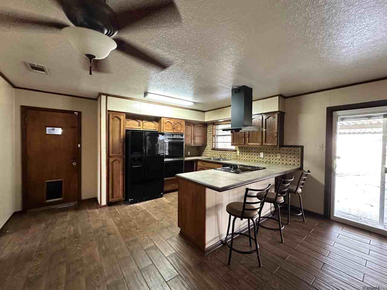 12037 Goodwood Blvd - Photo 5 of 21