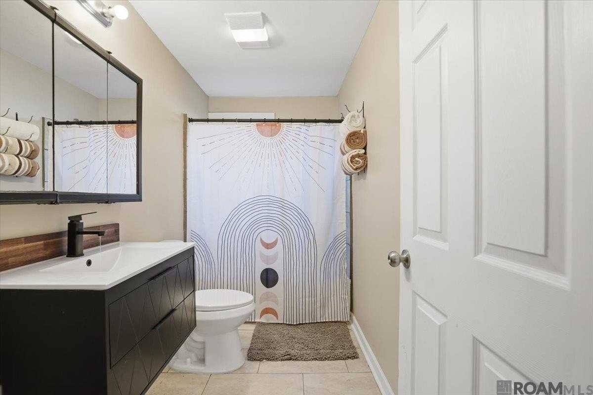 1341 Eddie Robinson Sr Dr - Photo 7 of 15