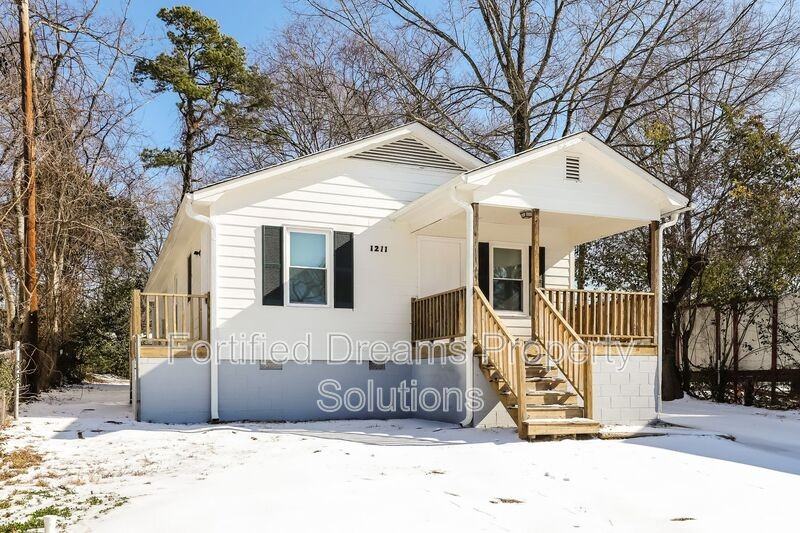 1211 Vance St - Photo 2 of 20