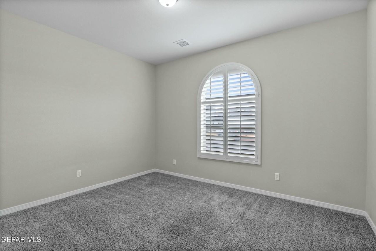 15128 Design Ct - Photo 6 of 39