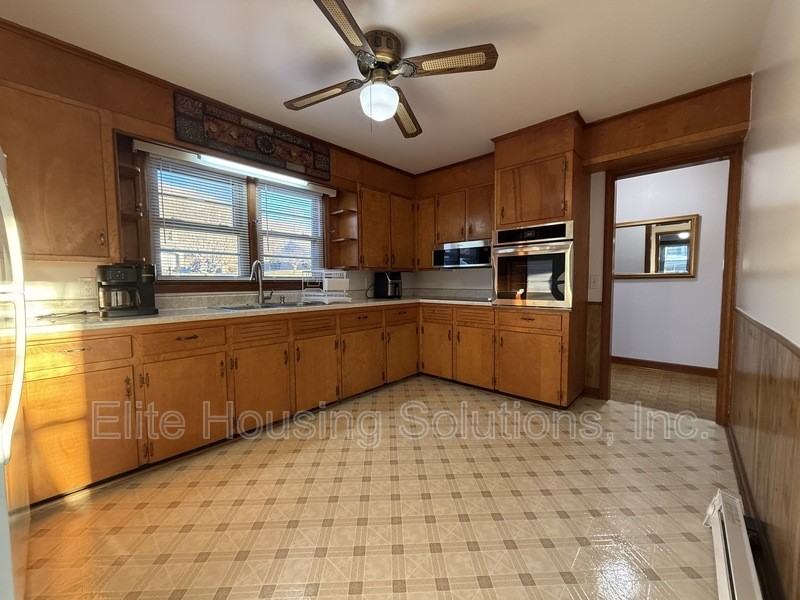 410 Colonial Ave - Photo 6 of 10