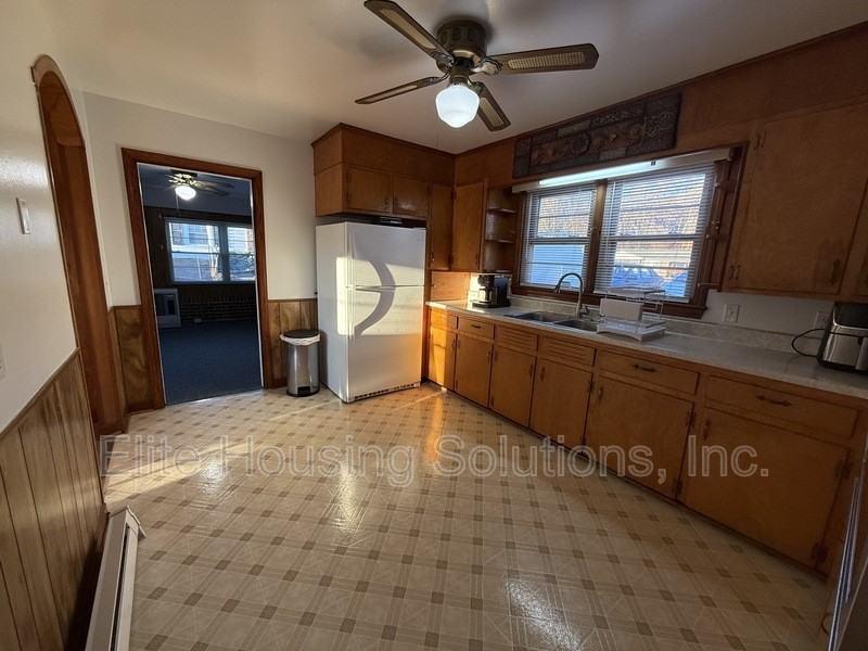 410 Colonial Ave - Photo 7 of 10