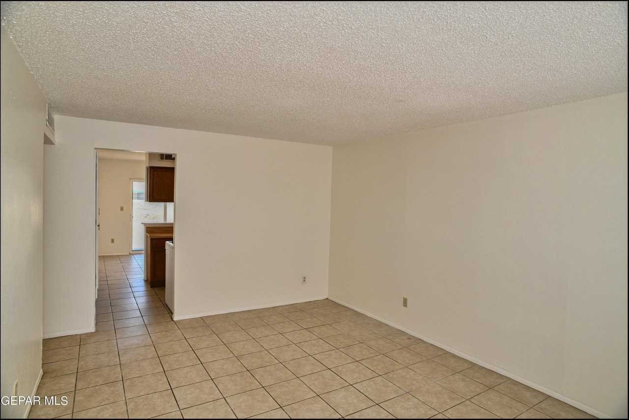 10809 Jadestone St - Photo 6 of 42
