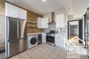 featured image of 2842 W Augusta Blvd #3W