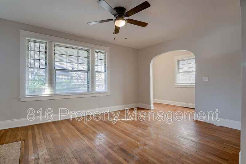 3935 Agnes Ave - Photo 5 of 34