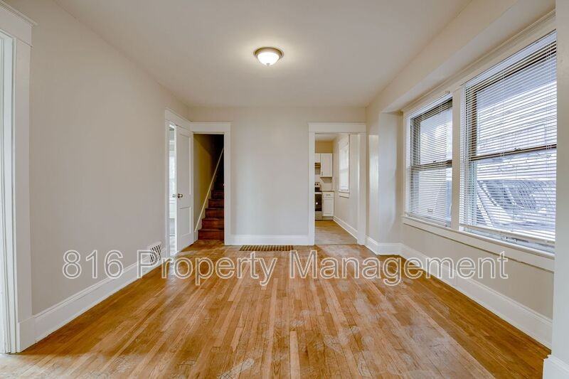 3935 Agnes Ave - Photo 7 of 34