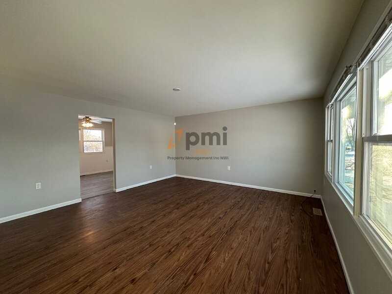 333 Midway Dr - Photo 3 of 19