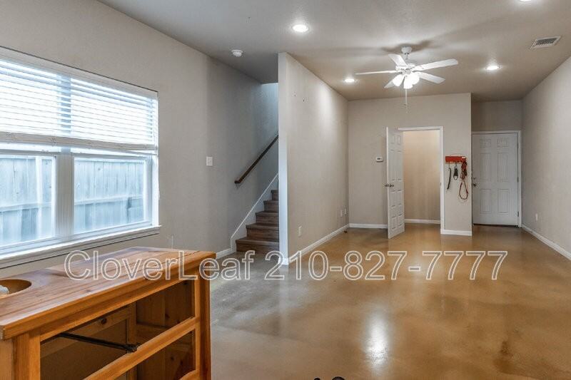 535 Advantage Dr - Photo 5 of 30