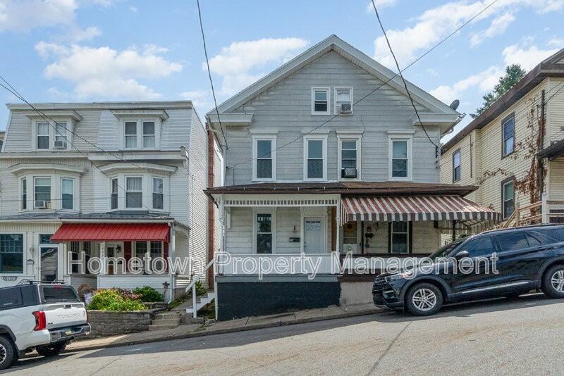 609 Spruce St - Photo 2 of 26