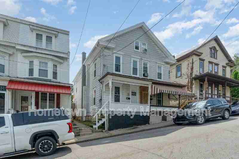 609 Spruce St - Photo 3 of 26