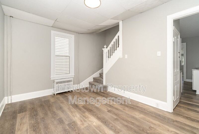 609 Spruce St - Photo 7 of 26