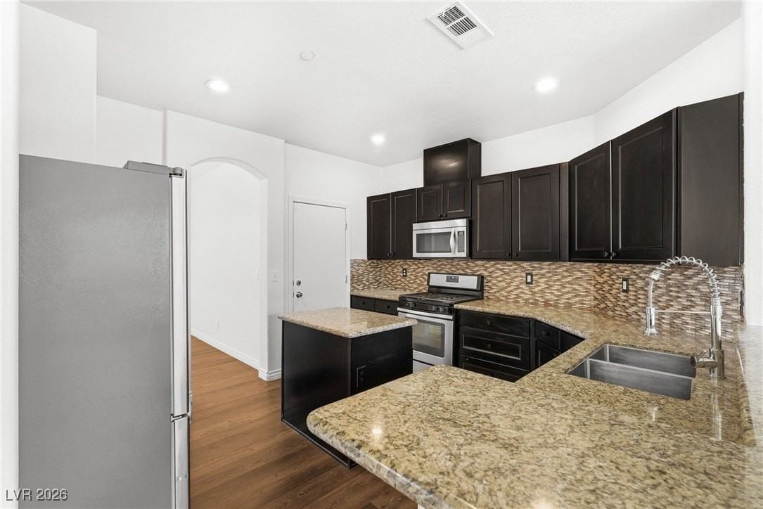 1148 Pine Cove Ct - Photo 2 of 49