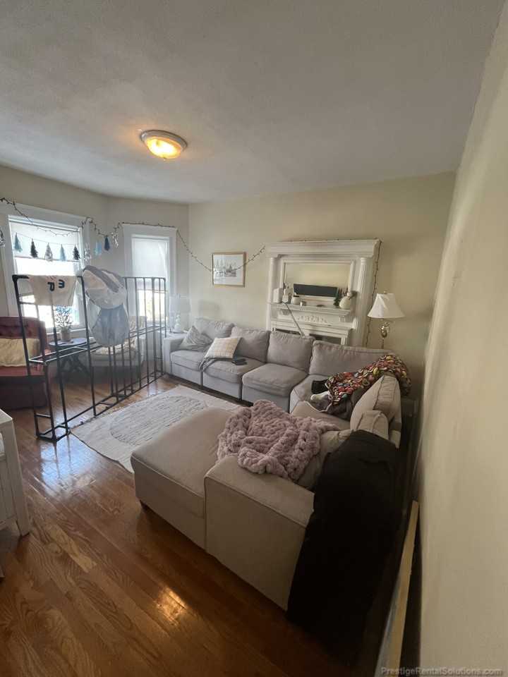 21 Roseclair St #2 - Photo 2 of 19