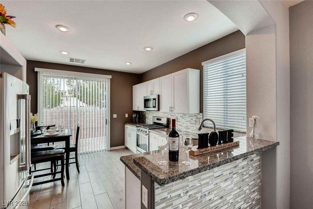 8061 Palace Monaco Ave - Photo 3 of 21