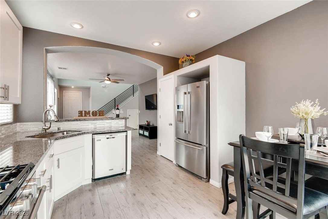 8061 Palace Monaco Ave - Photo 6 of 21