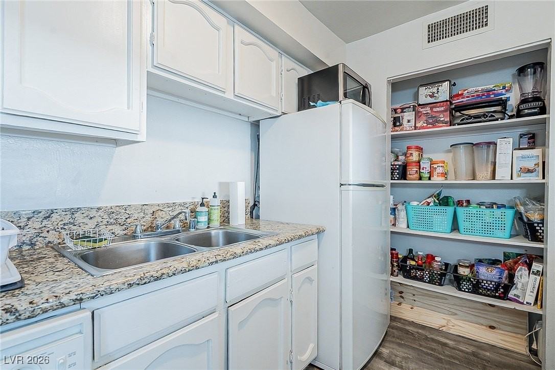 5168 Garden Ln #A - Photo 3 of 34