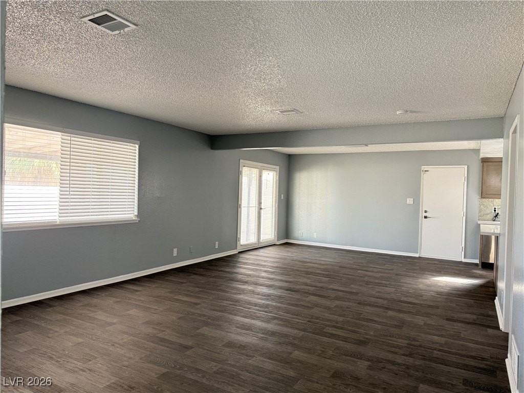 212 Orchid Dr - Photo 6 of 17