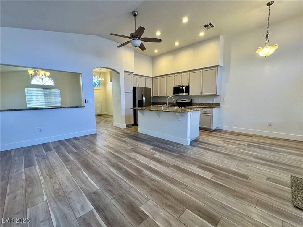 9220 Estrada Ave - Photo 5 of 16