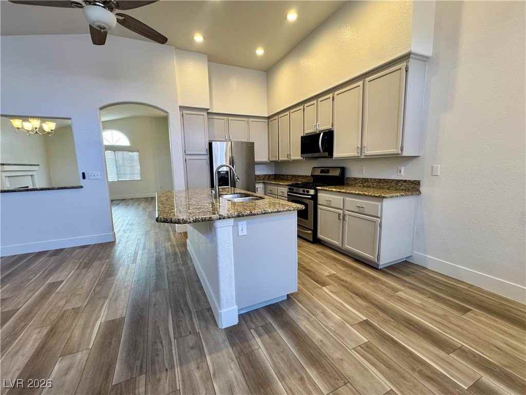 9220 Estrada Ave - Photo 6 of 16