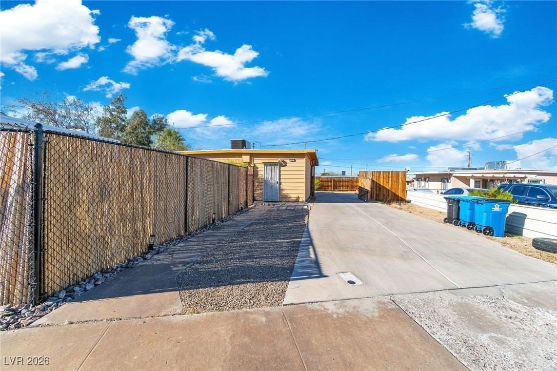 235 Zinc St - Photo 2 of 25