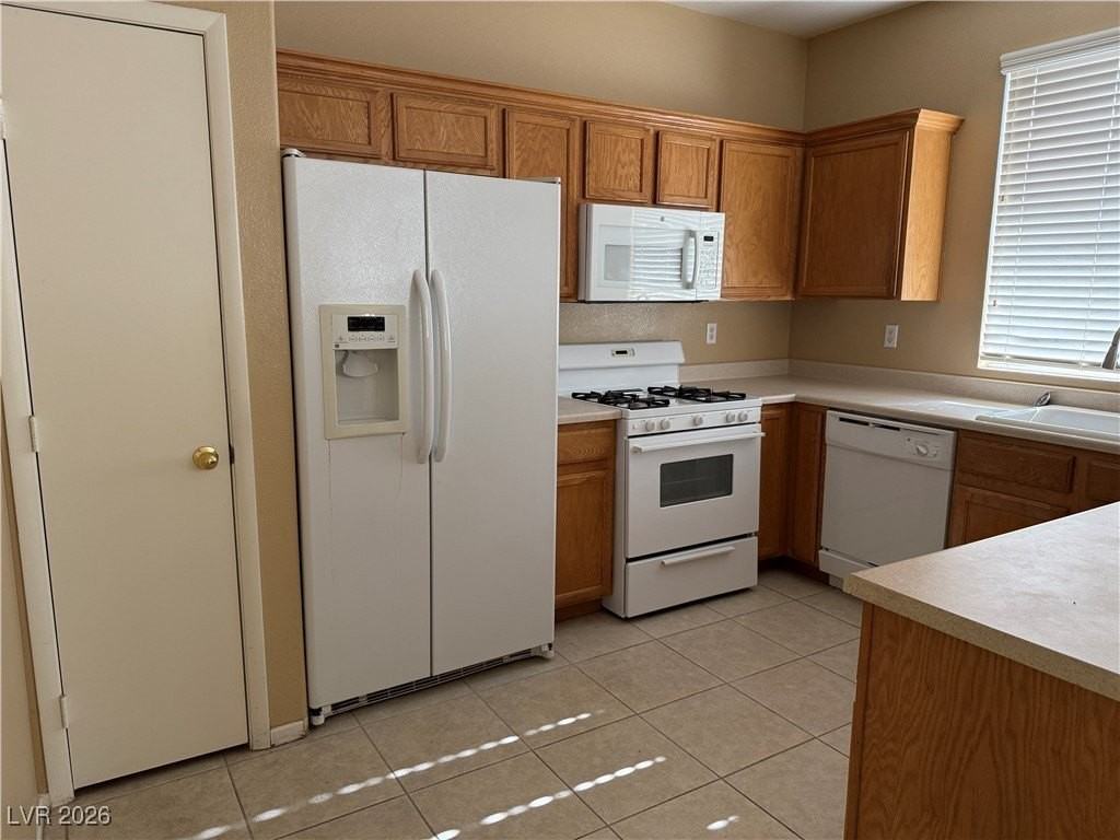 3425 Red Fire Ave - Photo 4 of 9