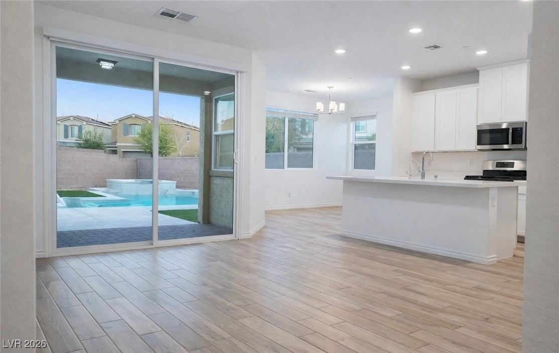 1334 Ossa St - Photo 4 of 17